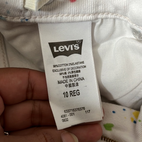 Levi’s Shorts - Picture 5 of 6